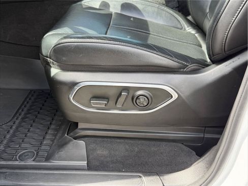 Used 2024 Jeep Wagoneer 4WD w/ Premium Group I image 13
