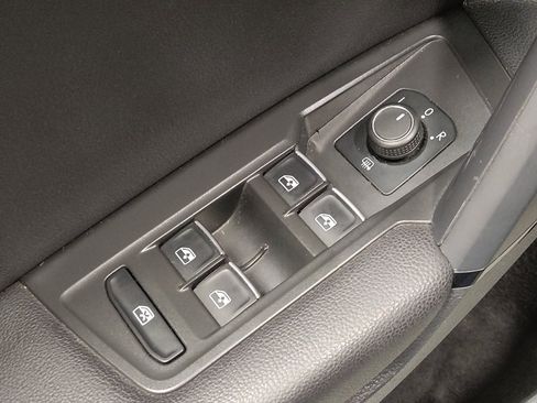 Used 2019 Volkswagen Tiguan SEL FWD image 27