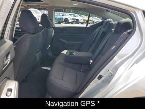 Certified 2024 Nissan Altima 2.5 SV w/ SV Premium Package AWD/4WD image 17