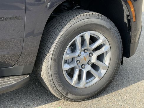 New 2026 Chevrolet Suburban LT w/ Comfort Package image 37