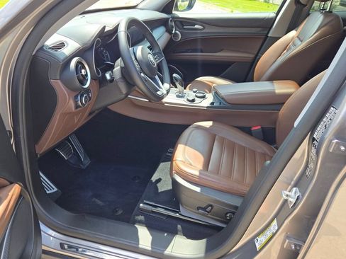 Used 2019 Alfa Romeo Stelvio Ti Lusso w/ Quick Order Package 22X Lusso AWD/4WD image 23