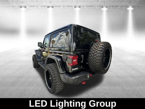 Used 2018 Jeep Wrangler Rubicon AWD/4WD image 5