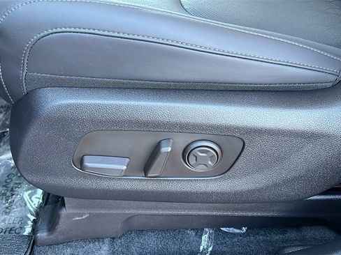 New 2026 Kia Carnival EX image 11