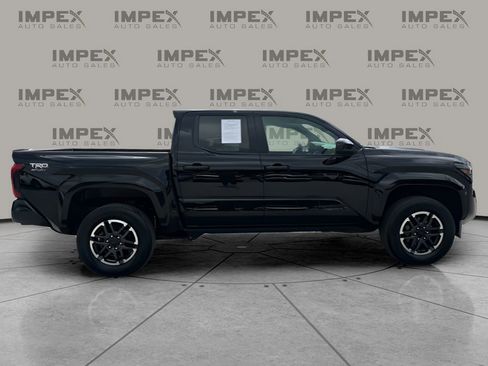 Used 2025 Toyota Tacoma TRD Sport AWD/4WD image 6