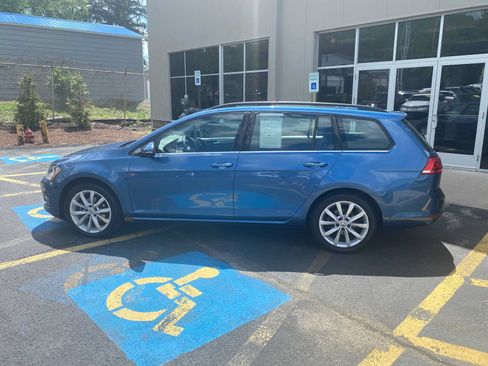 Used 2017 Volkswagen Golf SE FWD image 14