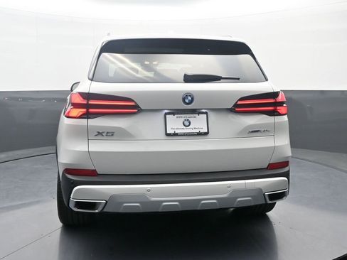 New 2026 BMW X5 xDrive50e image 6