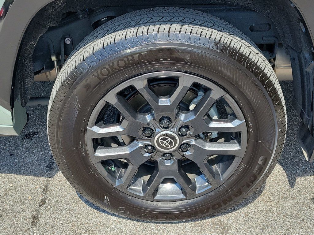 Used 2024 Toyota Sequoia Platinum AWD/4WD image 11