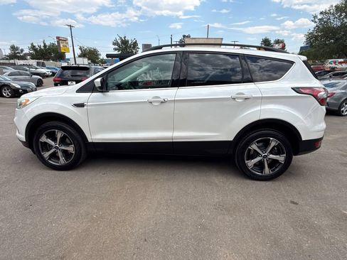 Used 2017 Ford Escape SE w/ SE Leather Comfort Package FWD image 4