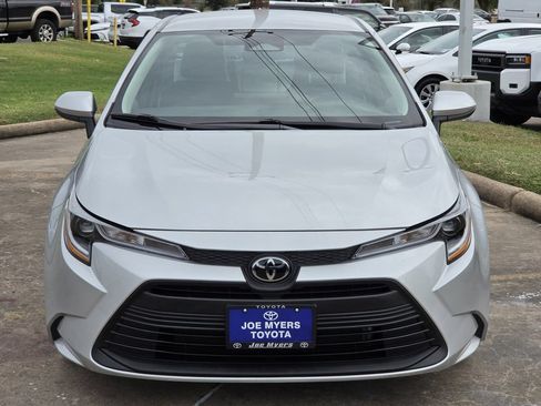 Used 2026 Toyota Corolla LE FWD image 3