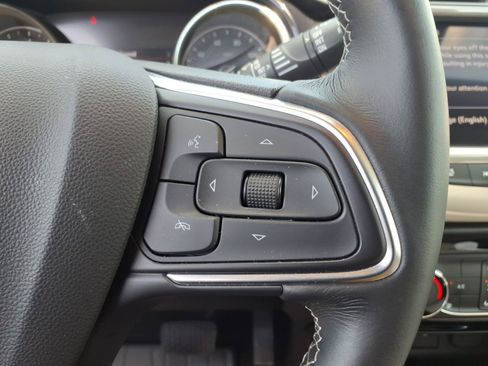 Used 2021 Buick Encore GX Preferred w/ Cold Weather Comfort Package AWD/4WD image 29