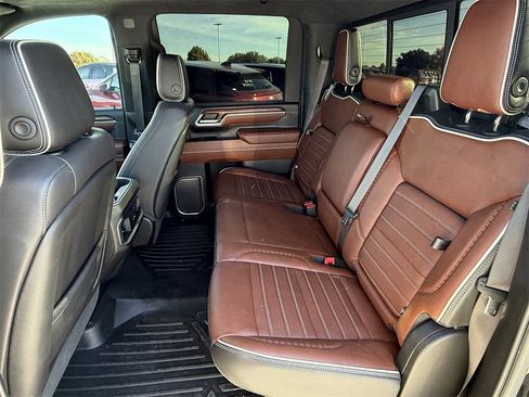 Used 2024 GMC Sierra 2500 Denali Ultimate image 30