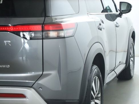 Used 2025 Nissan Pathfinder SL AWD/4WD image 47