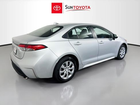 Used 2024 Toyota Corolla LE FWD image 4