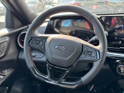 New 2025 Chevrolet Trax RS w/ Sunroof Package image 8