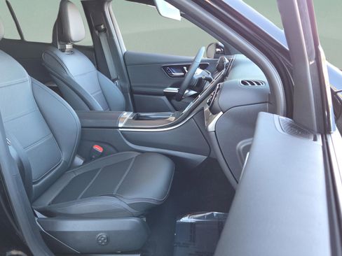 Certified 2026 Mercedes-Benz GLC 300 image 17