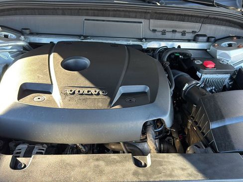 Used 2019 Volvo XC60 T5 Momentum w/ Multimedia Package image 29