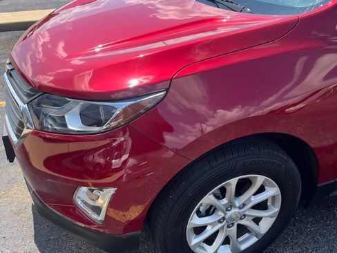 Used 2019 Chevrolet Equinox LT w/ Sun & Navigation Package AWD/4WD image 2