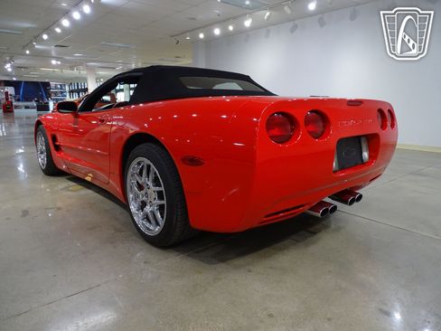 Used 2001 Chevrolet Corvette Convertible w/ Preferred Equipment Group2 image 9