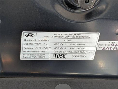 Used 2025 Genesis GV70 2.5T AWD/4WD image 26