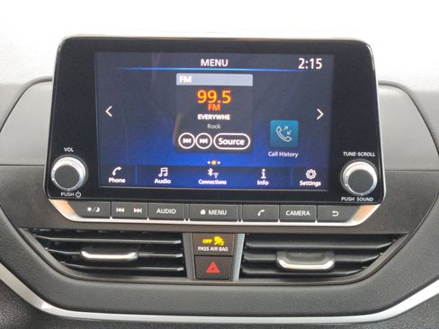 Used 2025 Nissan Altima 2.5 S FWD image 18