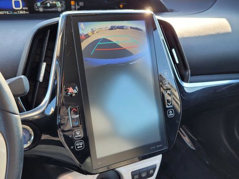 Used 2017 Toyota Prius Prime Premium image 23