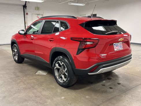 New 2026 Chevrolet Trax LT w/ Driver Confidence Package image 2