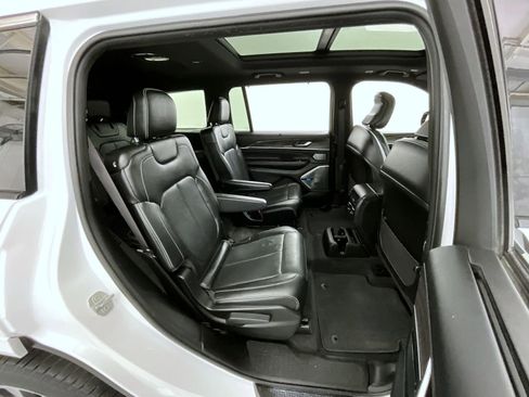 Used 2022 Jeep Grand Cherokee L Overland w/ Advanced Protech Group III image 18