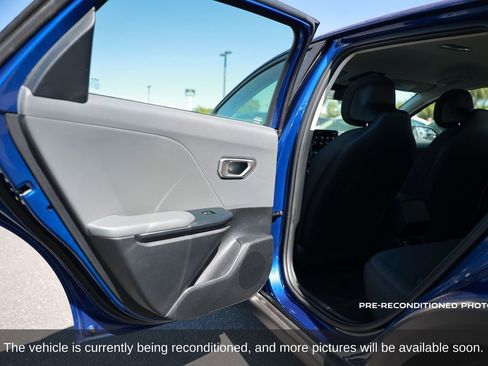 Used 2025 Kia K4 LXS image 33