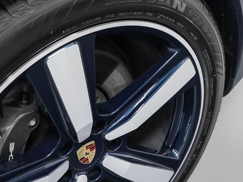 Certified 2024 Porsche Cayenne Coupe AWD/4WD image 16