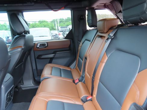 Used 2024 Ford Bronco Outer Banks image 25