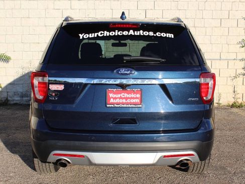 Used 2017 Ford Explorer XLT w/ Equipment Group 202A image 4