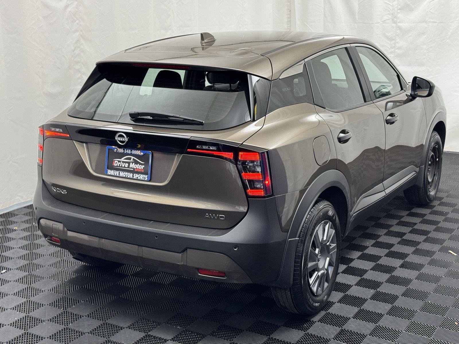 Used 2025 Nissan Kicks S AWD/4WD image 12