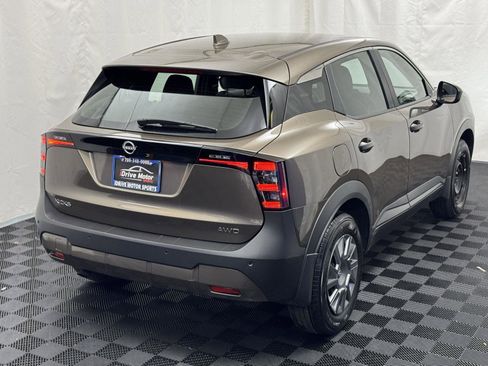 Used 2025 Nissan Kicks S image 12