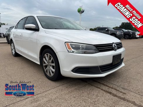Used 2013 Volkswagen Jetta SE FWD image 1