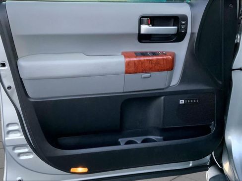 Used 2020 Toyota Sequoia Platinum RWD image 20