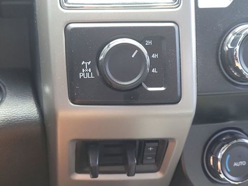 Used 2020 Ford F250 Lariat w/ Lariat Ultimate Package AWD/4WD image 25