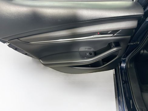 Used 2024 MAZDA MAZDA3 s FWD image 25