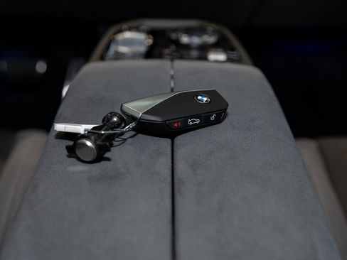 Used 2026 BMW iX xDrive60 w/ M Sport Package image 40