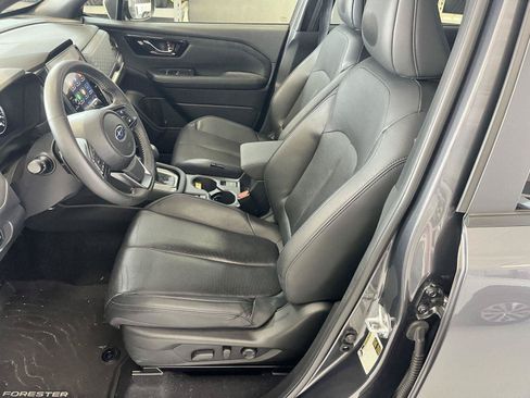 Used 2025 Subaru Forester Limited AWD/4WD image 12