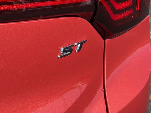 Used 2024 Buick Encore GX Sport Touring image 8