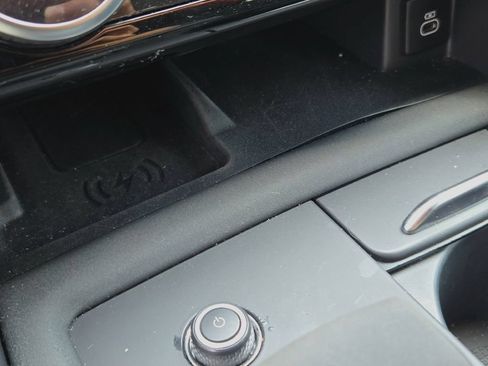Used 2023 Land Rover Discovery S R-Dynamic AWD/4WD image 38