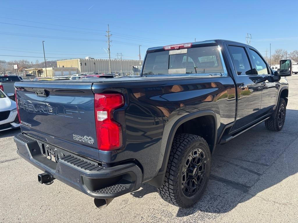 Used 2022 Chevrolet Silverado 3500 High Country AWD/4WD image 9