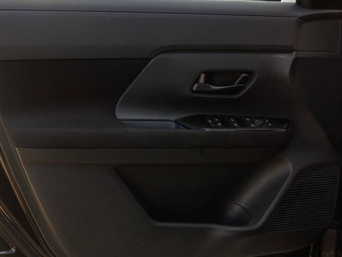 Certified 2025 Nissan Kicks S image 23