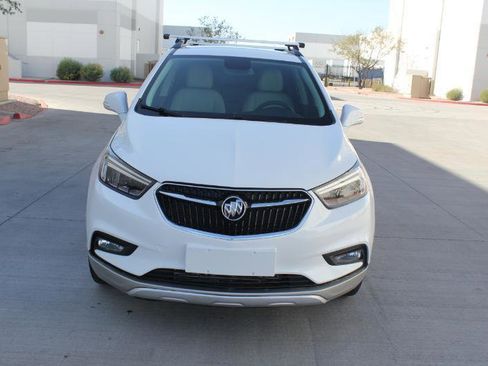 Used 2018 Buick Encore Essence image 2