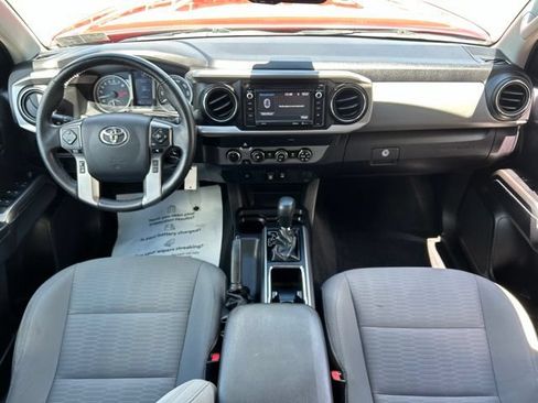 Used 2019 Toyota Tacoma SR5 AWD/4WD image 36