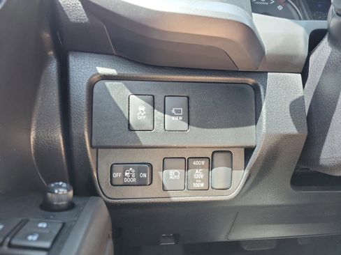 Used 2023 Toyota Tacoma TRD Off-Road w/ TRD Premium Off Road Package AWD/4WD image 19