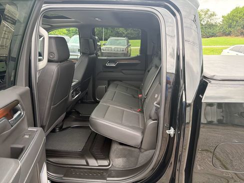 Used 2025 GMC Sierra 1500 Denali w/ Denali Reserve Package AWD/4WD image 15