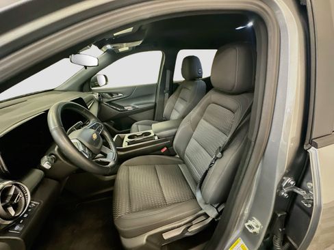 Used 2025 Chevrolet Equinox LT AWD/4WD image 13