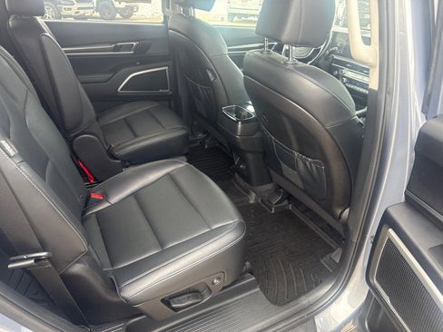 Used 2023 Kia Telluride S image 13