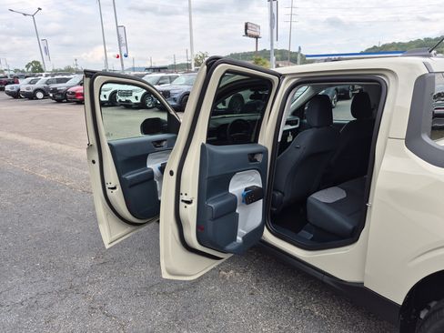 New 2025 Ford Maverick XLT image 14